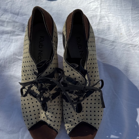 Chic Polka Dot Lace-Up Heels - Picture 2 of 3